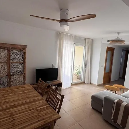Apartment Casa En Playa Les Deveses, *