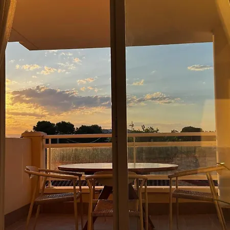 Casa En Playa Les Deveses, Apartment
