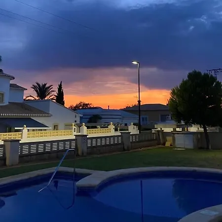 아파트 Casa En Playa Les Deveses, *