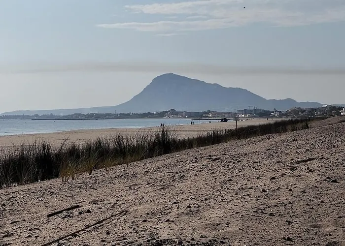 Apartman Casa En Playa Les Deveses, *