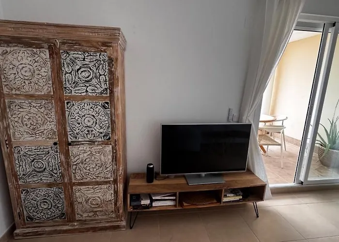 Casa En Playa Les Deveses, דירה