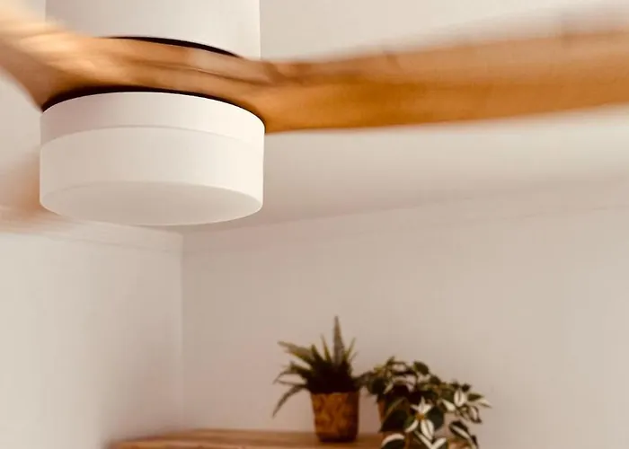 Casa En Playa Les Deveses, דירה