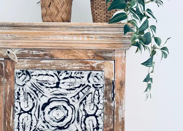 Casa En Playa Les Deveses, דירה *