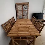 Casa En Playa Les Deveses, شقة *