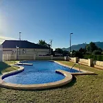 Casa En Playa Les Deveses, شقة *