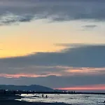 Casa En Playa Les Deveses, شقة